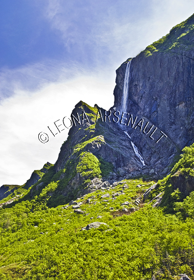 CANADA, NEWFOUNDLAND;GROS MORNE NATIONAL PARK;FJORD VALLEY;GLACIERS;LONG RANGE MOUNTAINS;WATER;WATERFALL;UNESCO;WORLD HERITAGE SITE;SUMMER;LANDSCAPE;SCENIC;VERTICAL;